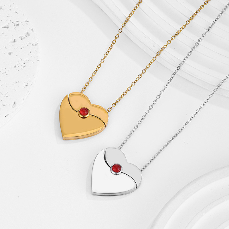 Letdiffery パーソナライズされたハート封筒ロケット - Birth Flower Necklace のレビューと価格