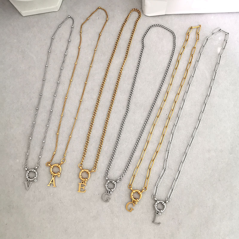 QMHJE イニシャルチャーム文字ネックレス女性男性ステンレ - Birth Flower Necklace のレビューと価格