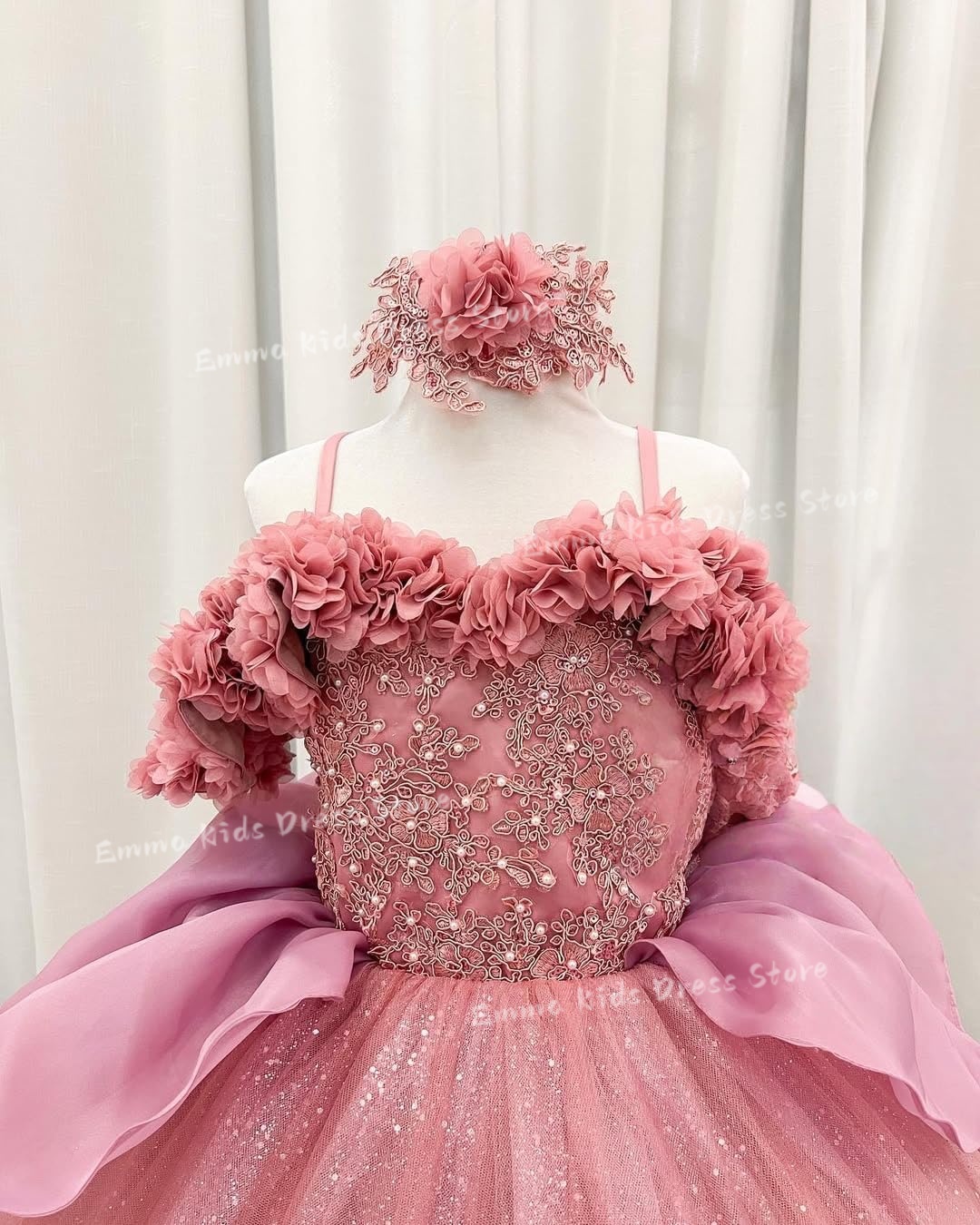 カスタムメイドのレースとビーズをあしらったフラワーガールドレ - Birth Flower Necklace のレビューと価格