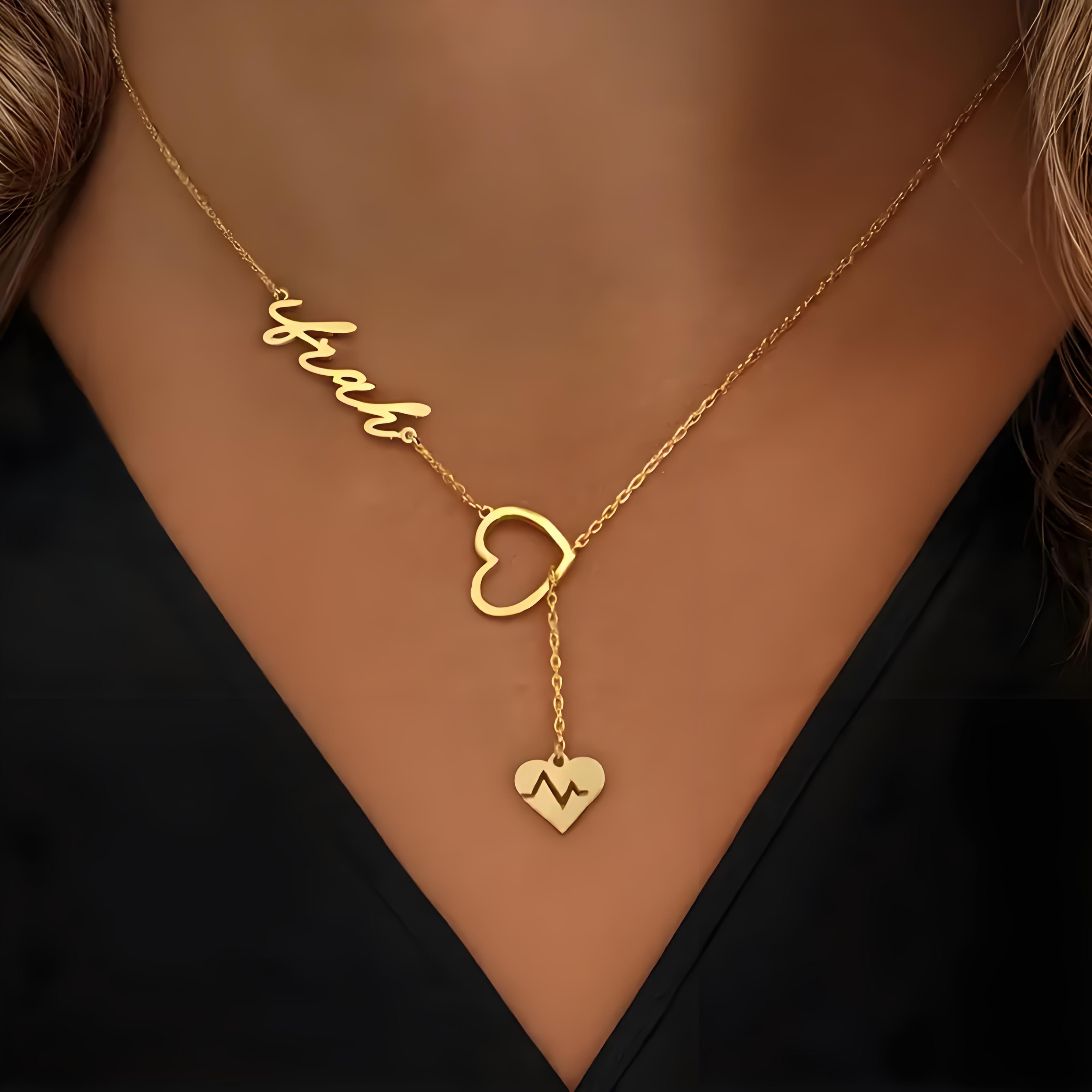 パーソナライズされたカップルのハートビートネームネックレス、 - Birth Flower Necklace のレビューと価格
